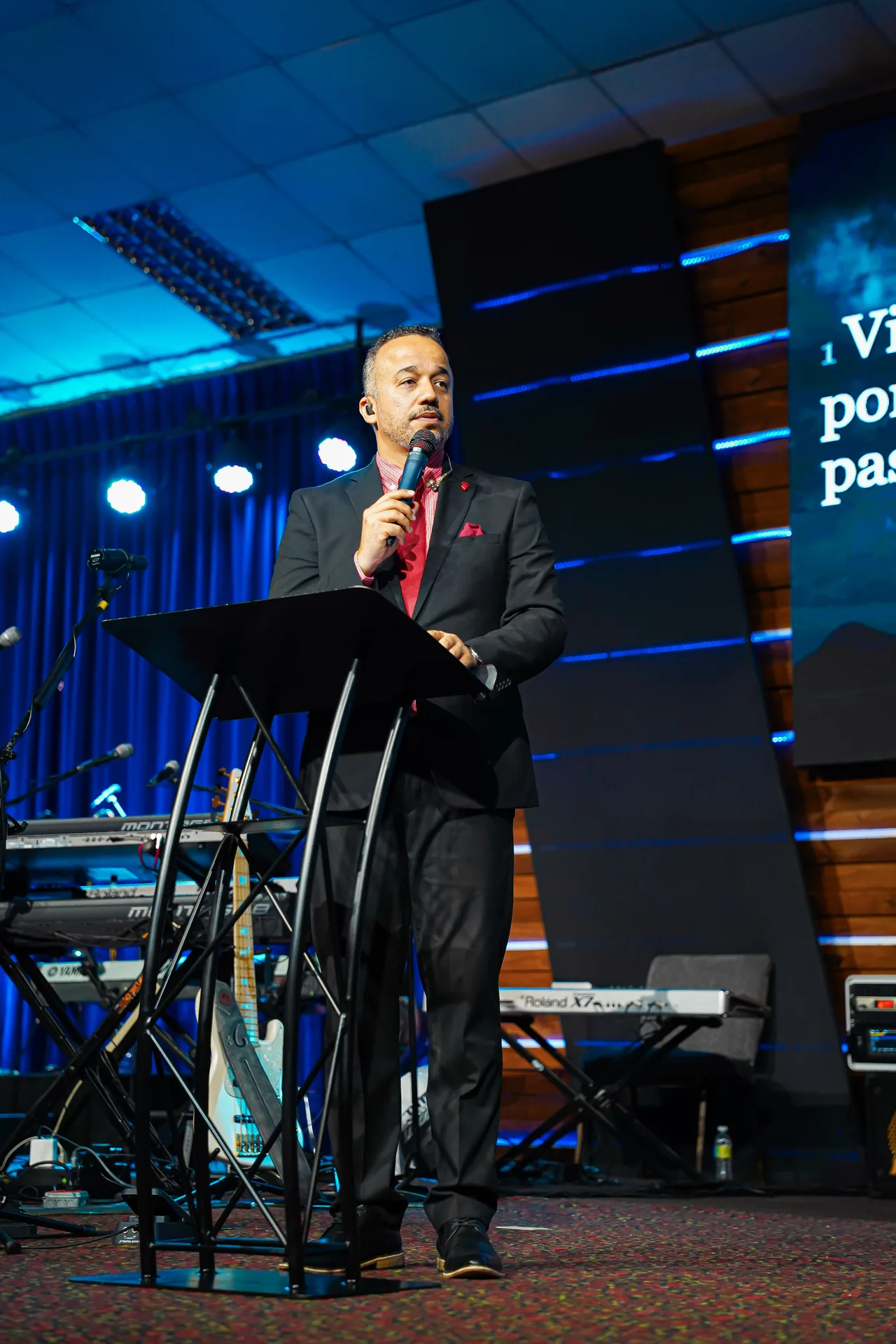 Pastor predica